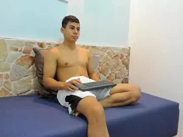 kevin_hott19 from Chaturbate is Freechat